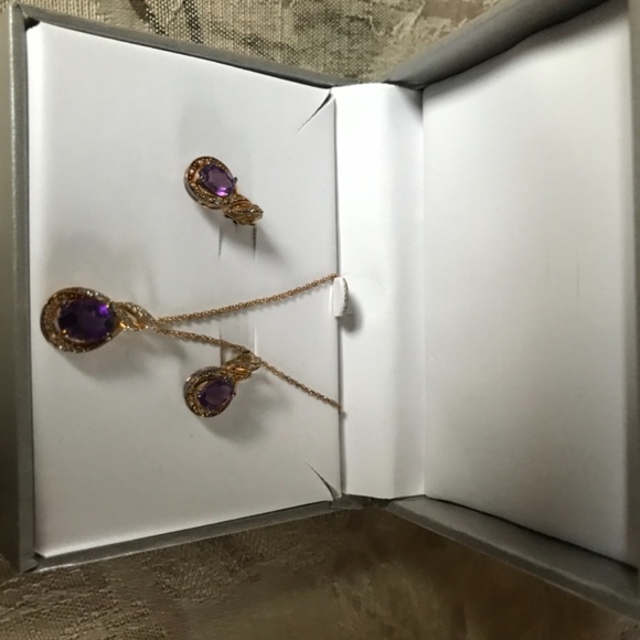 Nice necklace and earrings: - Picture 5 of 8